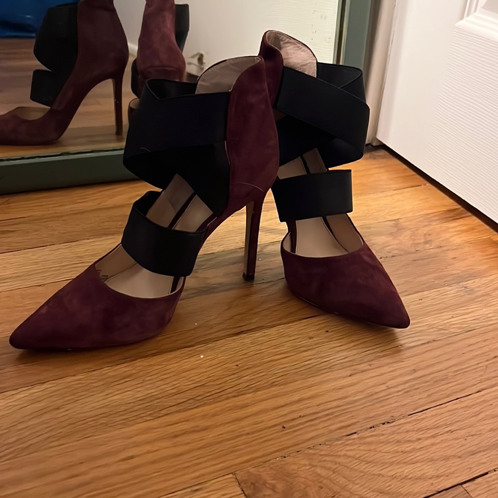 Vince Camaro stilettos maroon and black